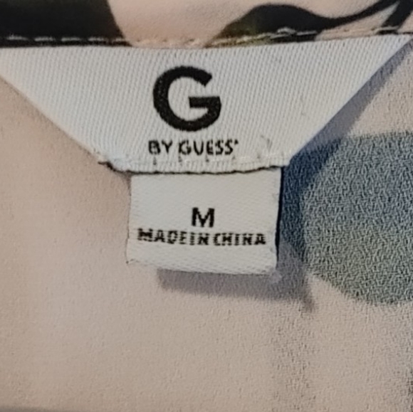 Guess blouse Size Medium - Picture 3 of 3